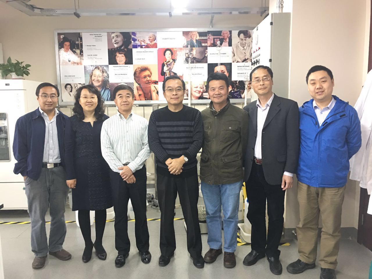 沈阳药科大学华会明教授和北京出入境检验检疫局刘鑫博士来公司开展学术交流