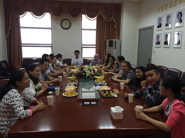 伟德举办“欢度古尔邦节”座谈会