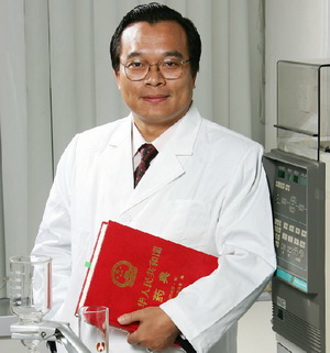 专注中药产学研三十余年：记伟德经理徐宏喜